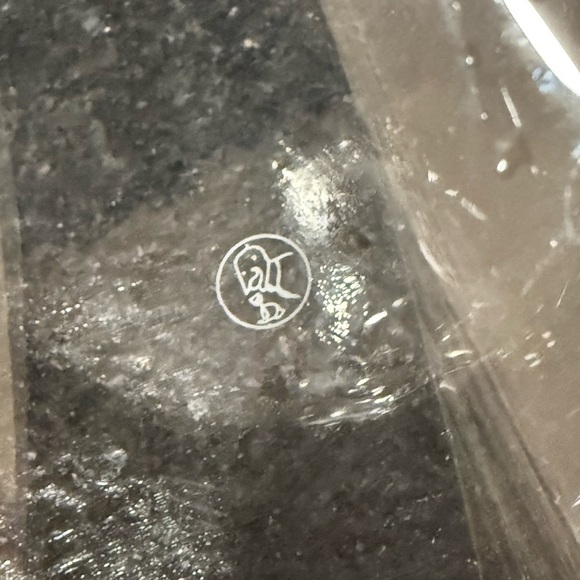 Wine Enthusiast Hand-Blown Glass Wine Decanter – Modern Design – Made in Poland - Picture 5 of 9